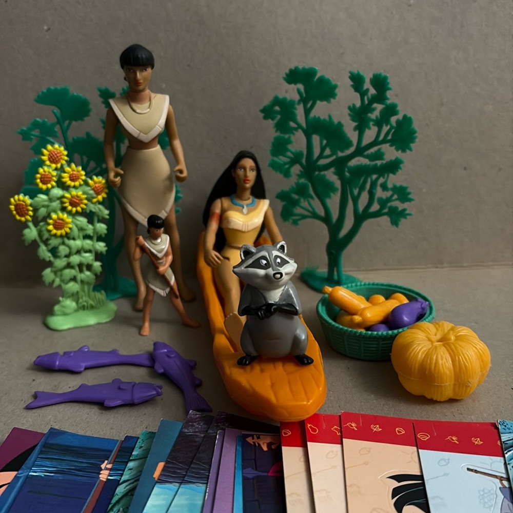 90s Mattel Disney Pocahontas Action Figures Set and Skybox trading cards - Picture 2 of 5